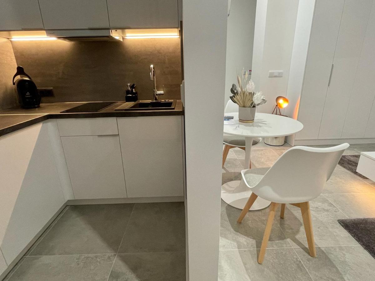Bogathy Kuria Business Apartment *